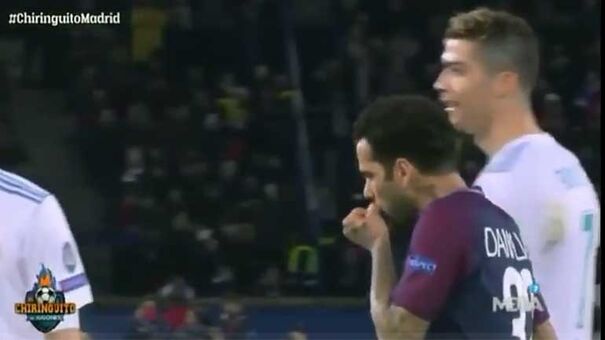 Como explicar este gesto de Dani Alves para com Ronaldo?