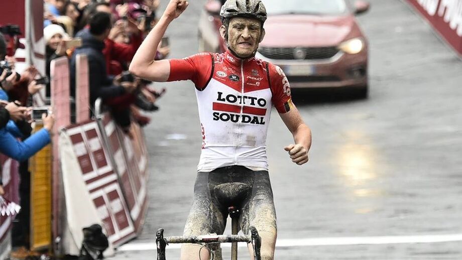 Tiesj Benoot ganha no espetáculo da lama