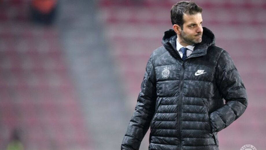 Sparta de Praga despede o treinador