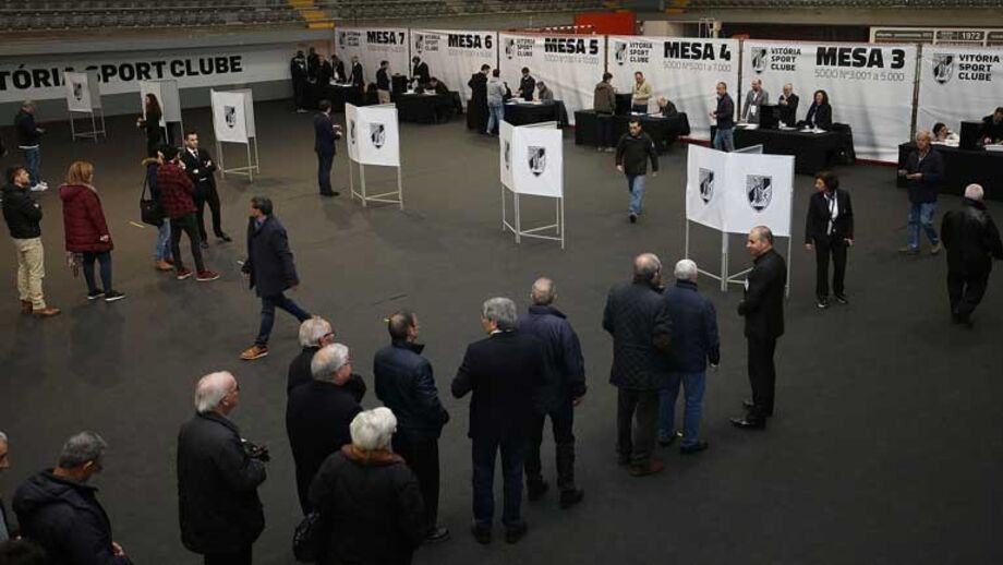 Mais de 1.700 votantes até ao meio-dia nas eleições do V. Guimarães