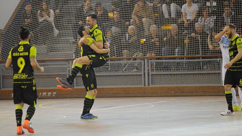Sporting vence e cimenta liderança