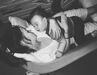 Bebé Alfie com a mãe