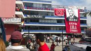 Manifestantes impedem saída de Lula da Silva