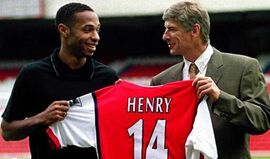 'Era Wenger' termina ao fim de 22 anos: o melhor onze do francês no Arsenal