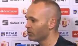 Iniesta festeja conquista da Taça do Rei e promete novidades para a semana