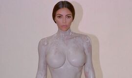 Kim Kardashian ainda consegue surpreender? A resposta é sim (o que se vê é um abuso)