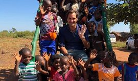 Federer em viagem solidária à Zâmbia