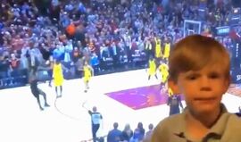 LeBron ainda nem tinha lançado e este miúdo já celebrava