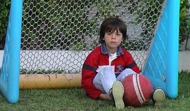 Consegue adivinhar quem é este (pequeno) craque?