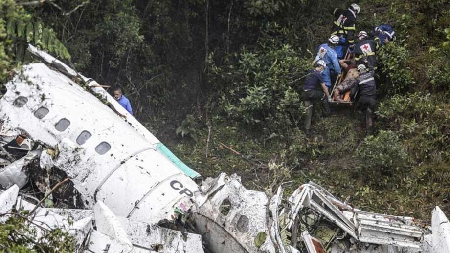 Avião da Chapecoense indicou falta de combustível 40 minutos antes da queda
