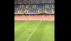 Iniesta ficou sentado no relvado de Camp Nou até à uma da manhã