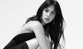 Georgina publica novas imagens e há quem diga que é a mulher mais bonita do planeta