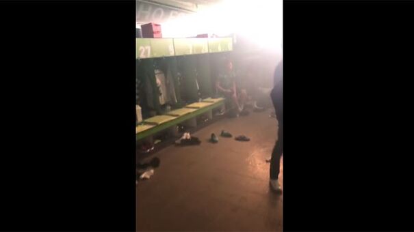 Assim ficou o balneário da Academia do Sporting após ataque de adeptos
