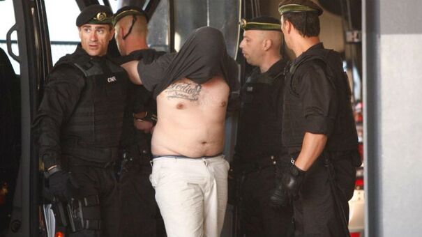 Imagens dos suspeitos das agressões aos jogadores do Sporting à chegada ao tribunal do Barreiro