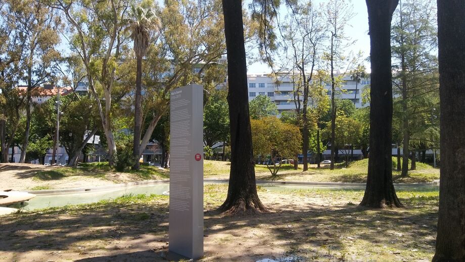 Nova estátua de Mário Soares em Lisboa vandalizada