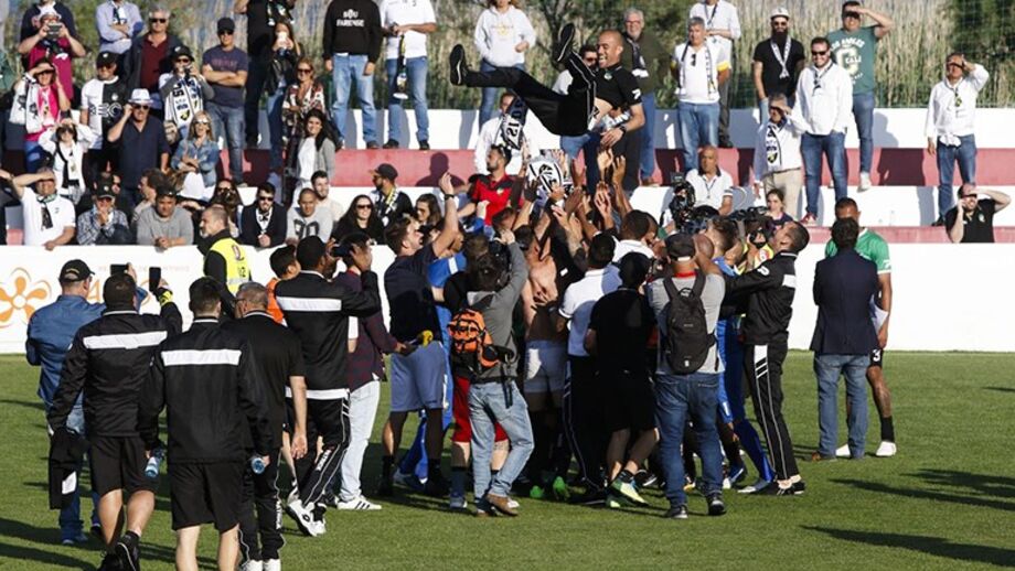 Farense empata e faz a festa em Vila Franca de Xira