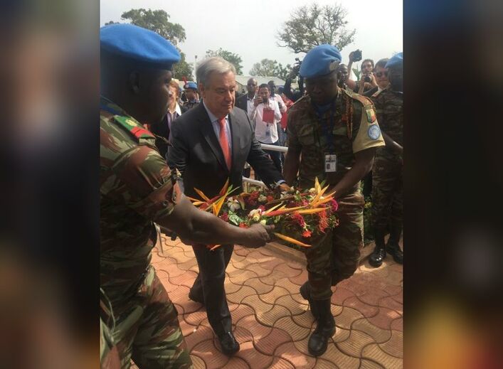 Guterres homenageou capacetes azuis da ONU no Mali