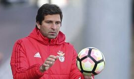 João Tralhão fica para os sub-23 do Benfica