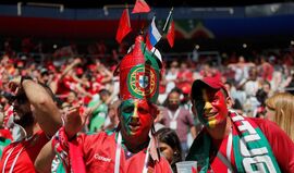 A festa dos adeptos portugueses nas bancadas em Moscovo