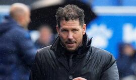 Simeone numa conversa privada: «Se tiveres de escolher entre Messi ou Ronaldo para uma equipa normal...»