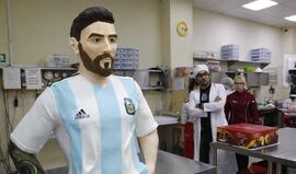 Pastelaria de Moscovo fez um Messi de 60 kg de chocolate