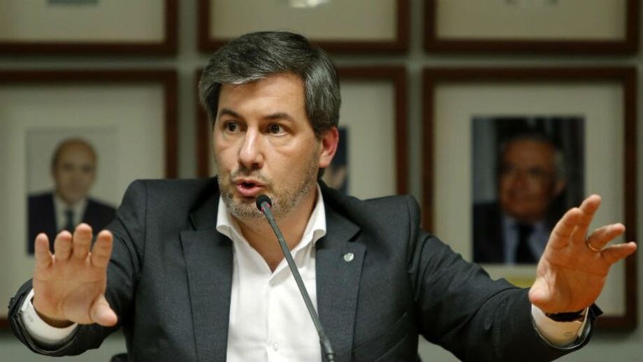 Bruno de Carvalho volta ao Facebook para mudar o que escreveu e retira intenção de impugnar a AG