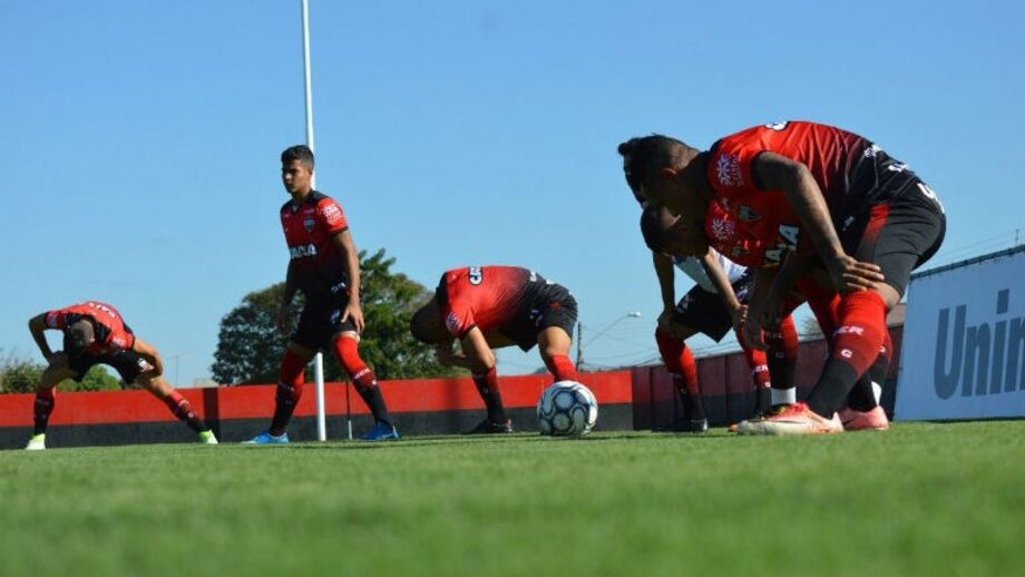 Atlético Goianiense-Brasil Pelotas: As emoções da Série B