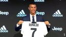 Cristiano Ronaldo mostrou a nova camisola com que vai jogar