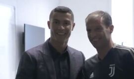 Ronaldo já cumprimentou os novos colegas e o treinador