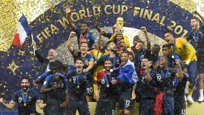 Modric eleito melhor jogador do Mundial: os pr&eacute;mios individuais atribu&iacute;dos ap&oacute;s a vit&oacute;ria da Fran&ccedil;a