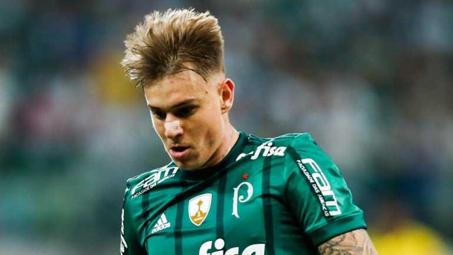 Palmeiras congela Róger Guedes