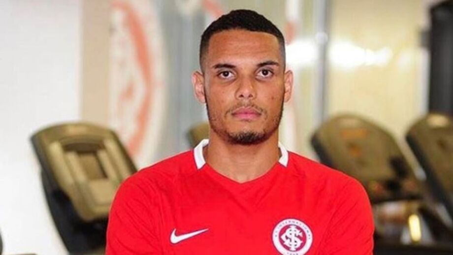 Gigante Neris contratado