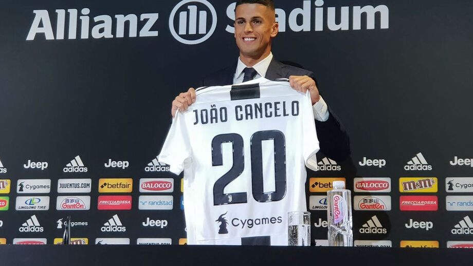 João Cancelo aplaude contratação: «Ronaldo vai trazer mais qualidade»