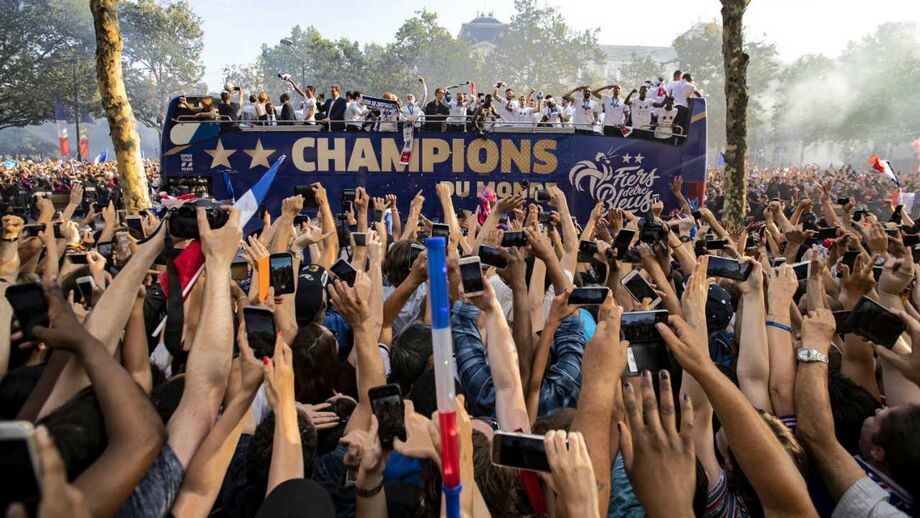 Campeões do Mundo já estão em França