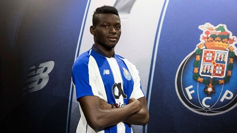 Mercado a ferver: FC Porto anuncia reforço