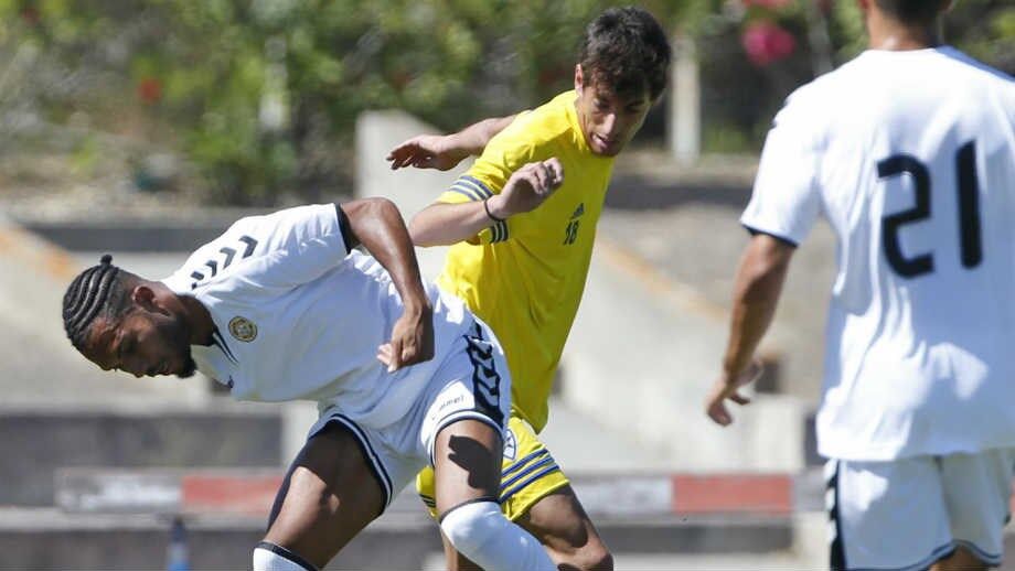 Nacional termina estágio de pré-época no continente com triunfo sobre o Amora