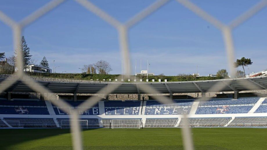 Clube acusa SAD de ser entreposto de jogadores e dá mais de 100 exemplos