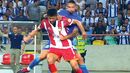 <strong>Inevitável (CERTO)</strong>. Sérgio Oliveira, sem hipótese de jogar a bola, agarrou Braga quando este seguia à sua frente com a bola controlada. Bem na falta e no cartão