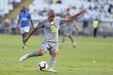 Maxi Pereira (2) - Arriscou o amarelo e deixou muito espaço nas costas para Keita fazer o 2-2. Procurou dar profundidade ao flanco e fez um ou outro cruzamento perigoso.