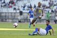 Brahimi (2) - O remate aos 63’ para bela defesa de Muriel foi o único sinal de relevo, numa tarde em que o relvado não foi uma boa ajuda para o futebol que costuma praticar.