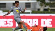 Otávio (3) - Inteligente e rápido a aproveitar a asneira de Dálcio e a marcar o segundo golo portista. De resto, não esteve lá muito inspirado...