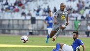 Brahimi (2) - O remate aos 63’ para bela defesa de Muriel foi o único sinal de relevo, numa tarde em que o relvado não foi uma boa ajuda para o futebol que costuma praticar.