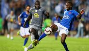 Aboubakar (2) - Não foi um jogo feliz. Muito vigiado e viu um amarelo depois de uma perda de bola.