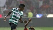 Raphinha (3) - Começou encostado à direita e esteve sempre ligado à corrente, pressionando a zona mais recuada do Benfica e tentando forçar o erro adversário. Boa capacidade técnica e grande disponibilidade