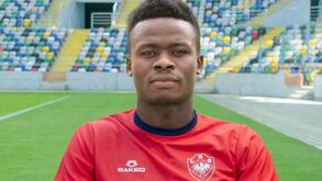 Fati reforça alas do ataque