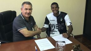 Chaves cede David Moura ao Farense