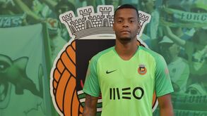 Paulo Vítor reforça a baliza