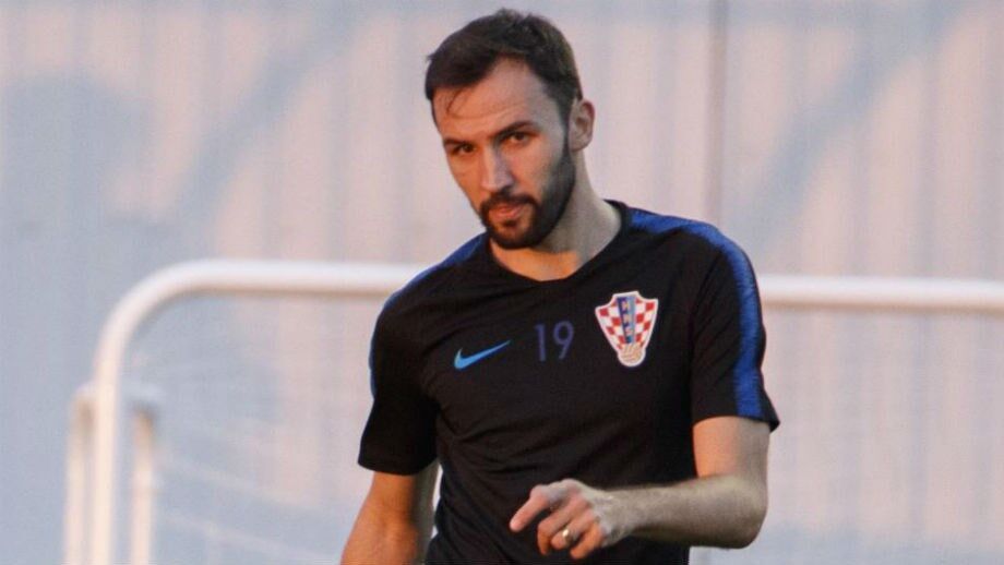 Lazio oficializa contratação de Badelj e Correa
