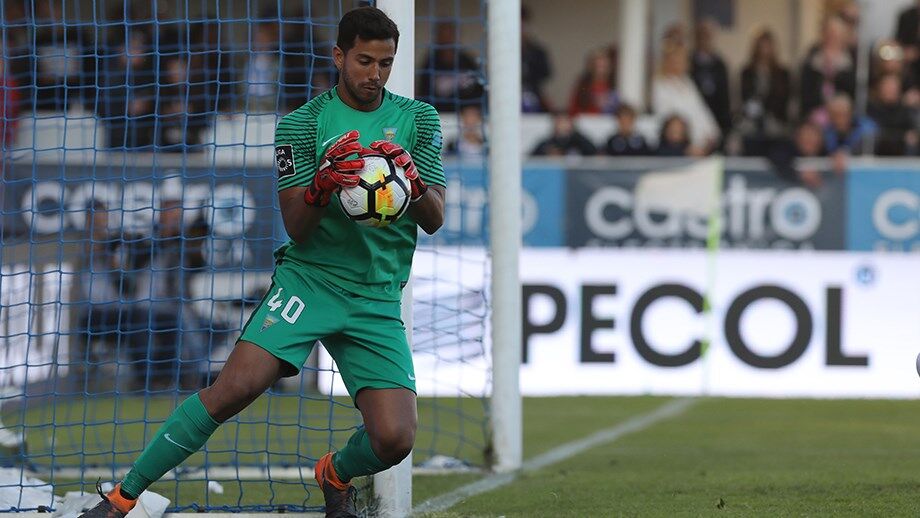 Renan vem apertar Viviano