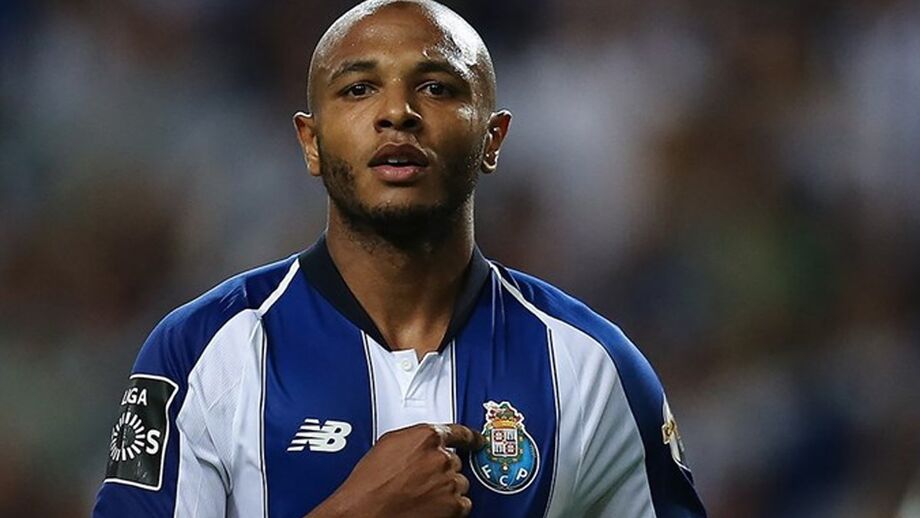 Benfica apresenta queixa contra Brahimi